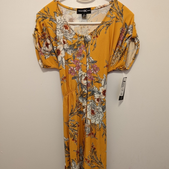 Small INC NWT dress complete with accompanying belt - Picture 5 of 10